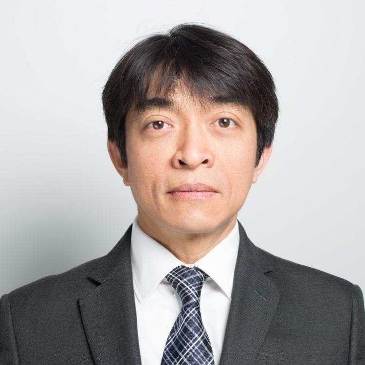 Vivich Silapasoonthorn headshot